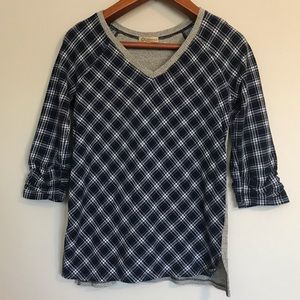 Democracy brand plaid top ruched sleeves